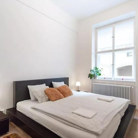 Luxury Apartment On Old Town Square Praga Exterior foto